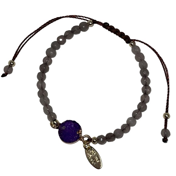 Pull tie cloudy grey crystal beaded bracelet with purple crystal charm NEW - Picture 4 of 9